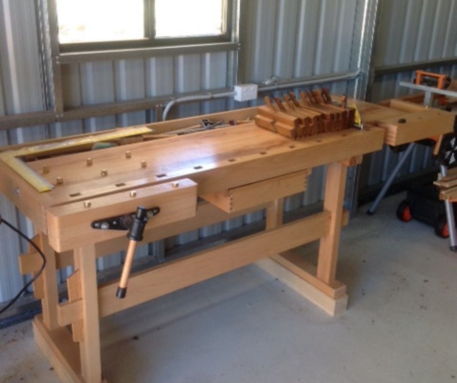 Traditional workbench Traditional workbench